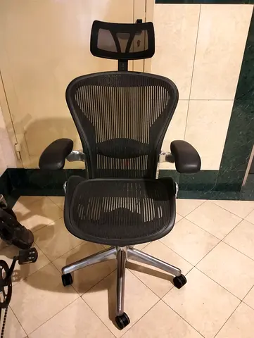 Selling for Herman Miller Areon chair size B and C full loaded