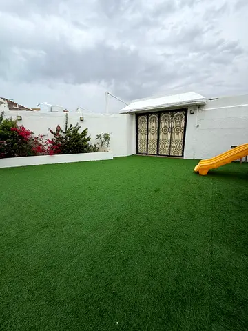 * للبيع بيت عربي تاني قطعة من الشارع الرئيسي بمنطقة الصبخة  ضاحيه الرقه بإمارة الشارقة