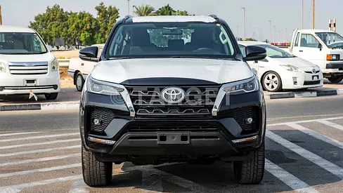 2026 Toyota FORTUNER — фото 3