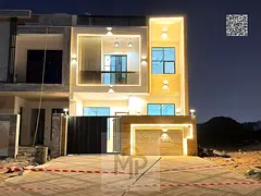 Three-story villa at a bargain price, including registration and ownership fees, on the main street,