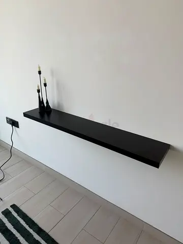 Floating wall shelf