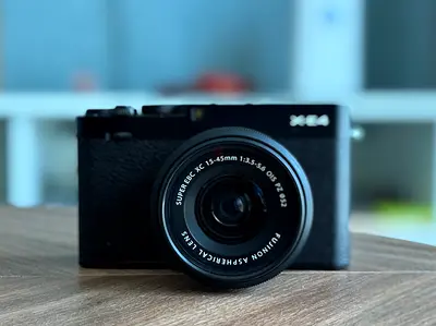 Fujifilm X-E4 Black + XC 15-45mm Kit Lens | Excellent Condition