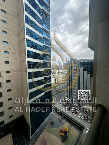 🔹 للإيجار في إمارة الشارقة – منطقة التعاون 🔹 شقة غرفتين وصالة بموقع مميز وهادئ للعائلات  🏢 تفاصيل الشقة:  غرفتين نوم  صالة واسعة  تشطيب جيد ومناسبة