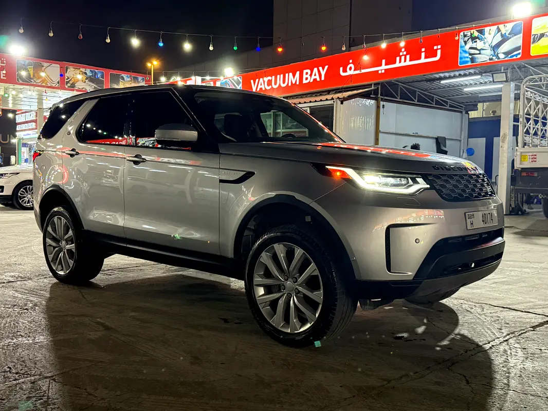 Land Rover Discovery 2023 — photo 1 of 11