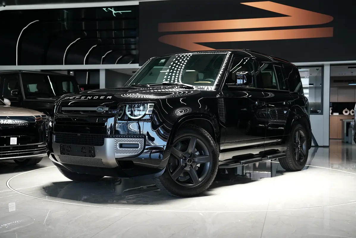 Land Rover Defender 2025 — photo 1 of 20
