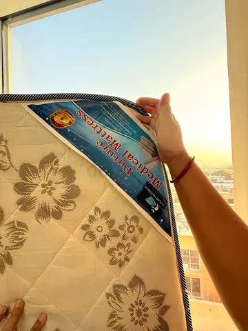 King Size Mattress - Good Condition, Few Months Old