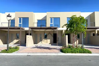 Well Maintained 3BR TH | Single Row | Vacant Soon