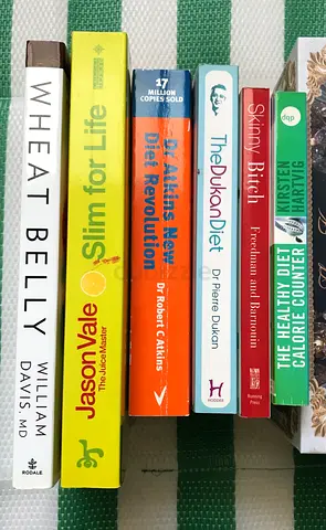 Diet books 6 various diet book bundle for 250 aed.