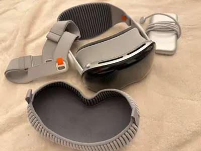 APPLE VISION PRO BEST PRICE (Original) with Headband and cover - Excellent Condition (NObox)