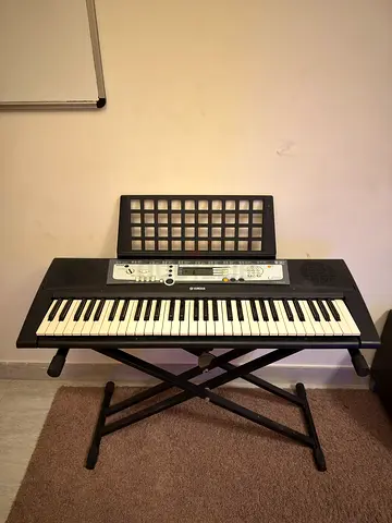Yamaha PSR-E213 Portable Keyboard