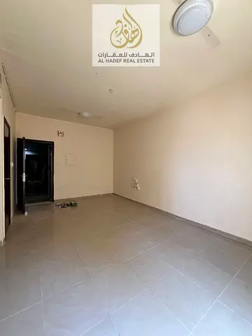 شقة غرفة وصالة للإيجار في الشارقة الخان قريبة من الكورنيش مع نظام دفع مرن وقريبه من جميع الخدمات