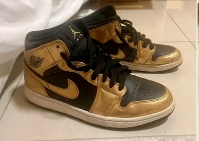 Air Jordan 1 Mid Gold  Black - Size 38