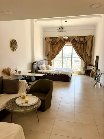 FULLY FURNISHED STUDIO | CANAL VIEW | VACANT