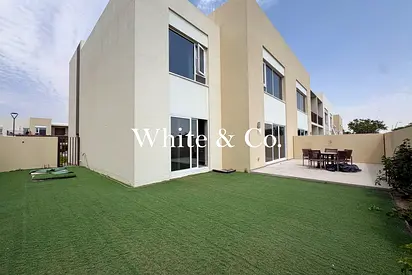 Landscaped | Single Row | Private Garden