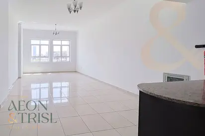 Chiller Free | Large Layout | Multiple Cheques