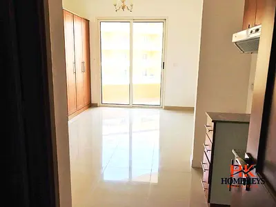 شاغر | برج ليكسايد | مع شرفة وموقف سيارات | منطقة إمبز