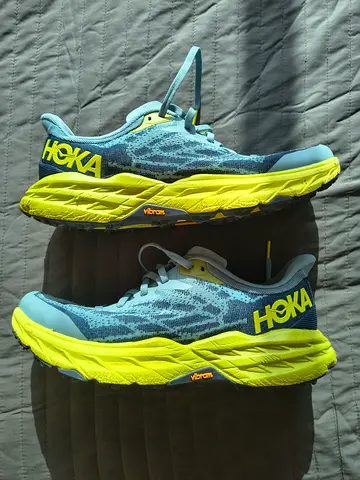 Hoka speedgoat 5, Mens Running Shoes - Light Blue/Yellow, Size 44, used 2 times in 2 different hike