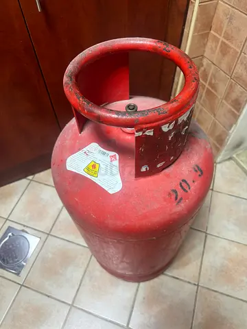 LPG CYLINDER (RED) Medium Size
