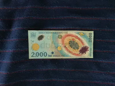 RARE VINTAGE 1999 ROMANIA 2000 LEI BANKNOTE