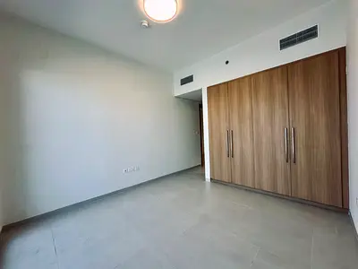 VACANT | SPACIOUS | PRIME LOCATION