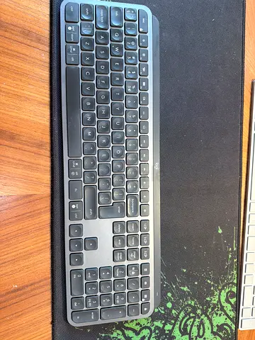Logitech MX Wireless Full-Size Keyboard — Good Condition