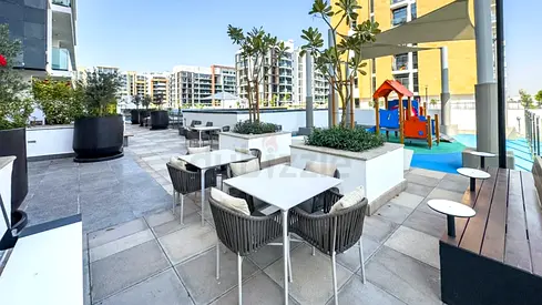 Studio Apartment, Spacious Balcony with Burj Khalifa, Pool View