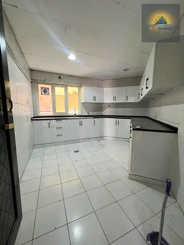 SPACIOUS 3 BED ROOM HALL APPARTMENT AVAILABLE IN MBZ
