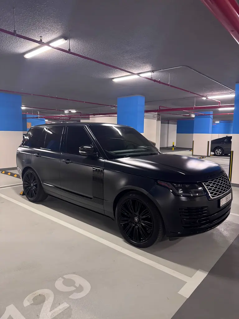 Land Rover Range Rover 2021 — photo 1 of 9
