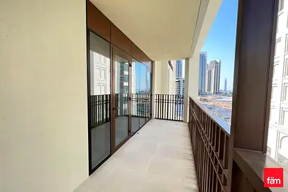 Corner unit, lagoon access, unfurnished