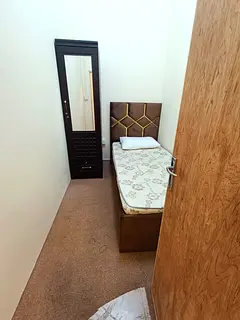 Spacious Executive Space Available only for LADIES