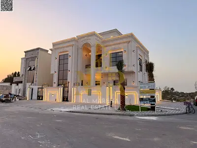 Luxury classic corner villa for sale in Al-Haliyo 2 – Prime location | Land area 4060 sq ft, built-up area 4500 sq ft | 6 master bedrooms | Large majl