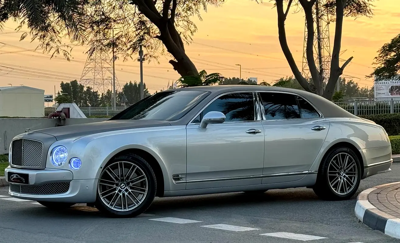Bentley Mulsanne 2012 — photo 1 of 17