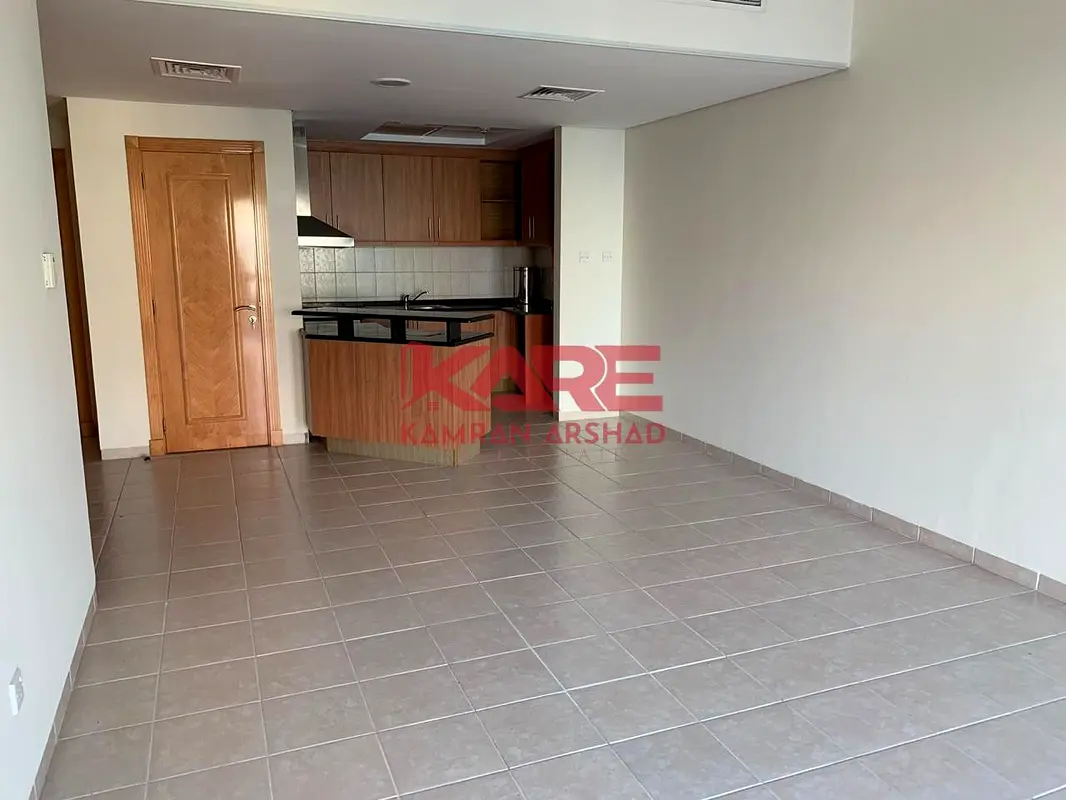 Spacious 1 Bed Close to Metro and Pavilion