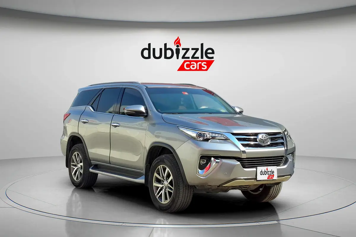 Toyota Fortuner 2019 — photo 1 of 16
