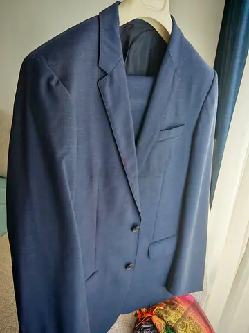 Hugo Boss suit for sale in good condition