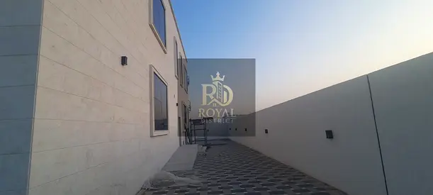 Luxury 5 master bedroom villa for sale | Majlis | Maid’s room + storage | Spacious rooms & premium finishes | No service charges
