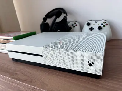 White Xbox One S Bundle with Games, 2 Controllers and a Logitech Headset