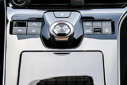 صورة 12 لـ 2025 Toyota BZ4X