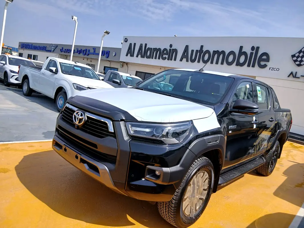 Toyota Hilux 2026 — photo 1 of 20