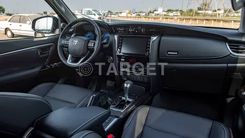 2026 Toyota FORTUNER — фото 12