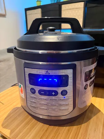Evvoli 8L Multi-Use Programmable Electric Pressure Cooker — Stainless Steel