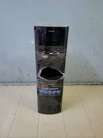 Bottom load water dispenser