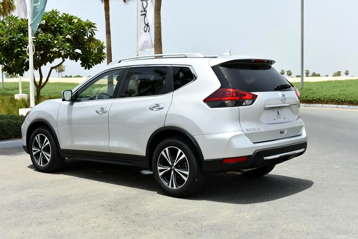 Nissan Rogue 2019 — photo 1 of 10