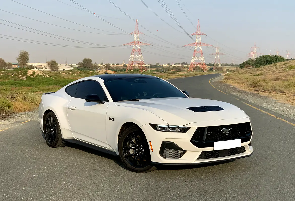 Ford Mustang 2024 — photo 1 of 15