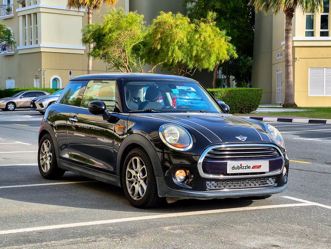 MINI Cooper 2019 — photo 1 of 15