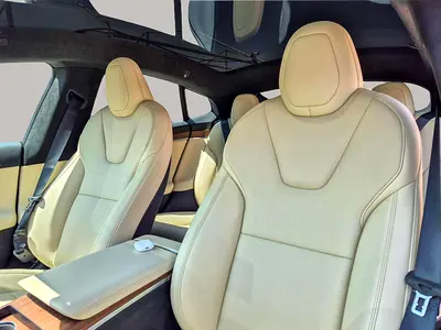 2025 Tesla MODEL S 照片 10