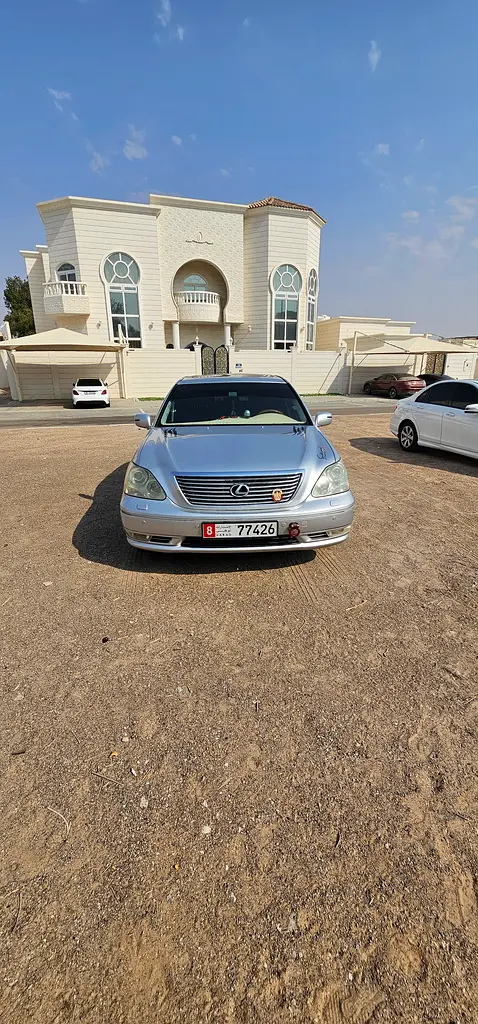 Lexus LS-Series 2005 — photo 1 of 12
