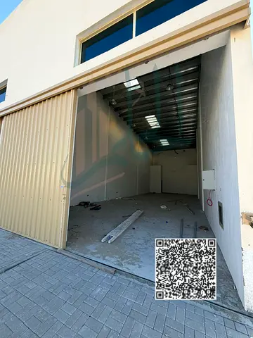 للإيجار شبرة 650 قدم مع ميزانين وكهرباء 3 فاز – عجمان الصناعية 2