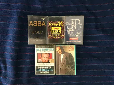 5 MUSIC ALBUM CASSETTE TAPES