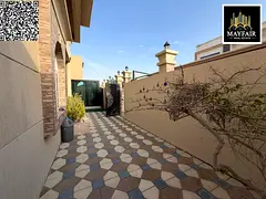Villa for sale in Al Yasmeen: 5 master bedrooms, two majlis and a hall, 7 bathrooms, 3,900 sq ft bui